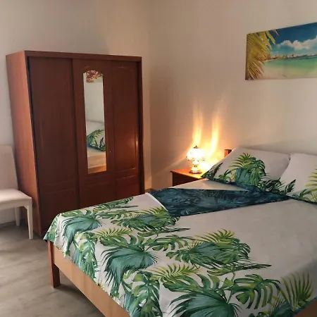 Lägenhet Apartman Centar *